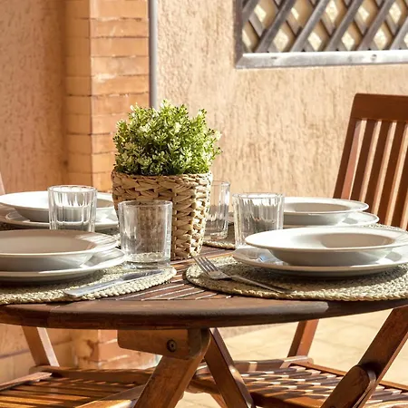 Daire Rosa's Isola Rossa (Sassari)